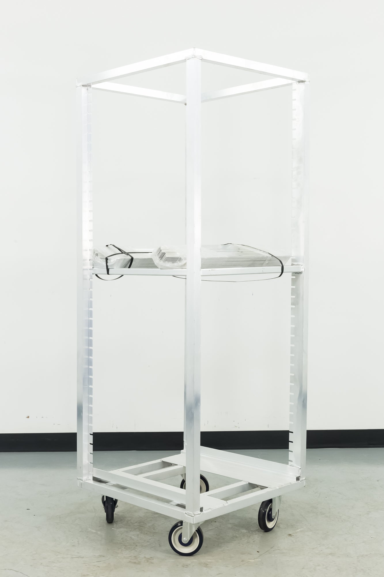 New Age 1655 13-Sheet Mobile Pan Rack (Scratch & Dent)