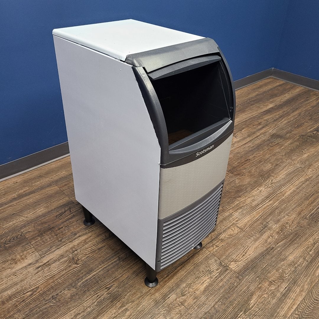 Scotsman CU0415MA-1 Undercounter Ice Machine w/ Ice Bin (Scratch & Dent 2021)