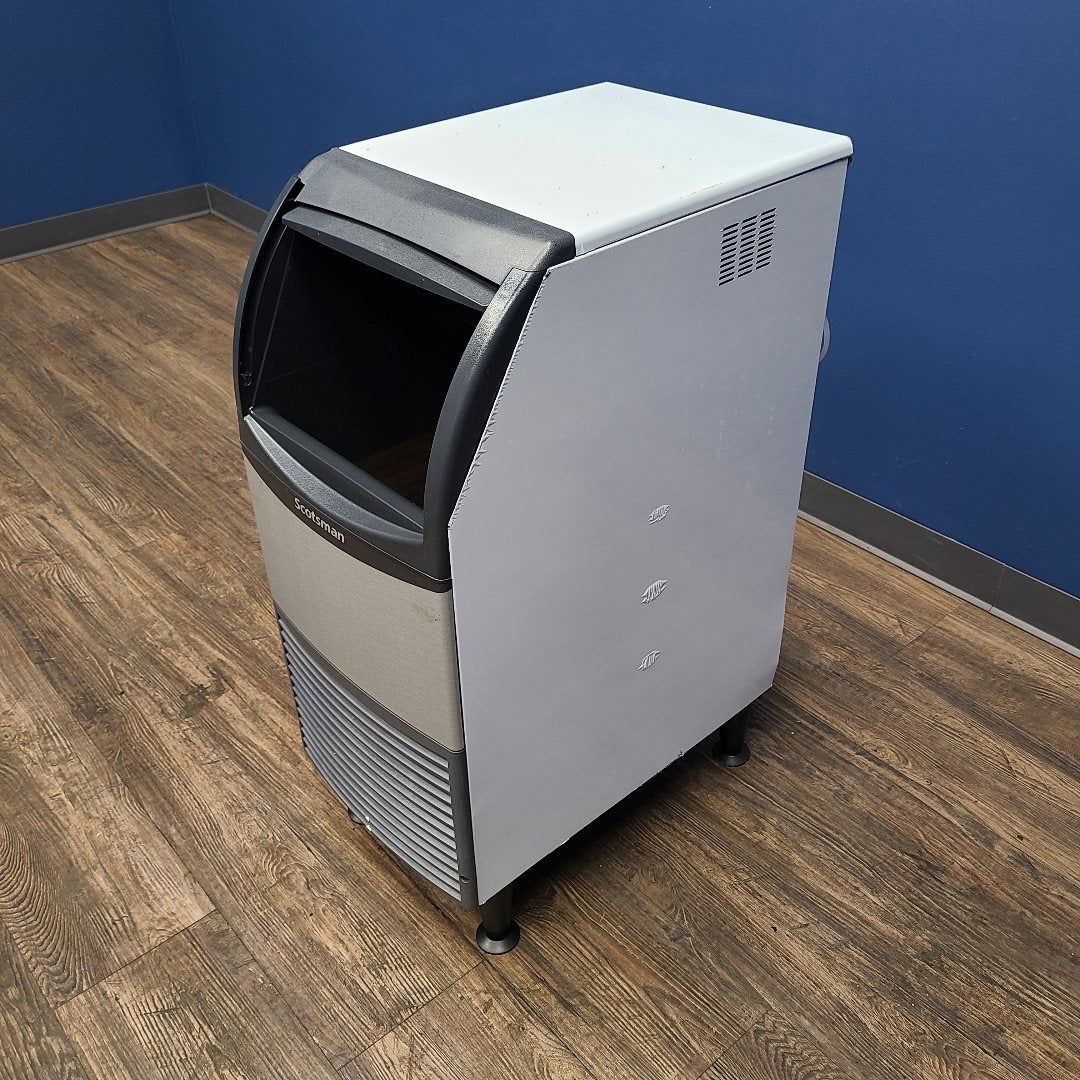Scotsman CU0415MA-1 Undercounter Ice Machine w/ Ice Bin (Scratch & Dent 2021)