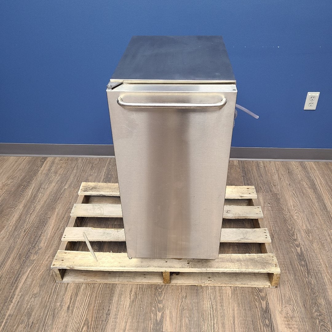 Scotsman CU50PA-1 15" 65 lb. Undercounter Gourmet Ice Machine (Scratch & Dent 2332)