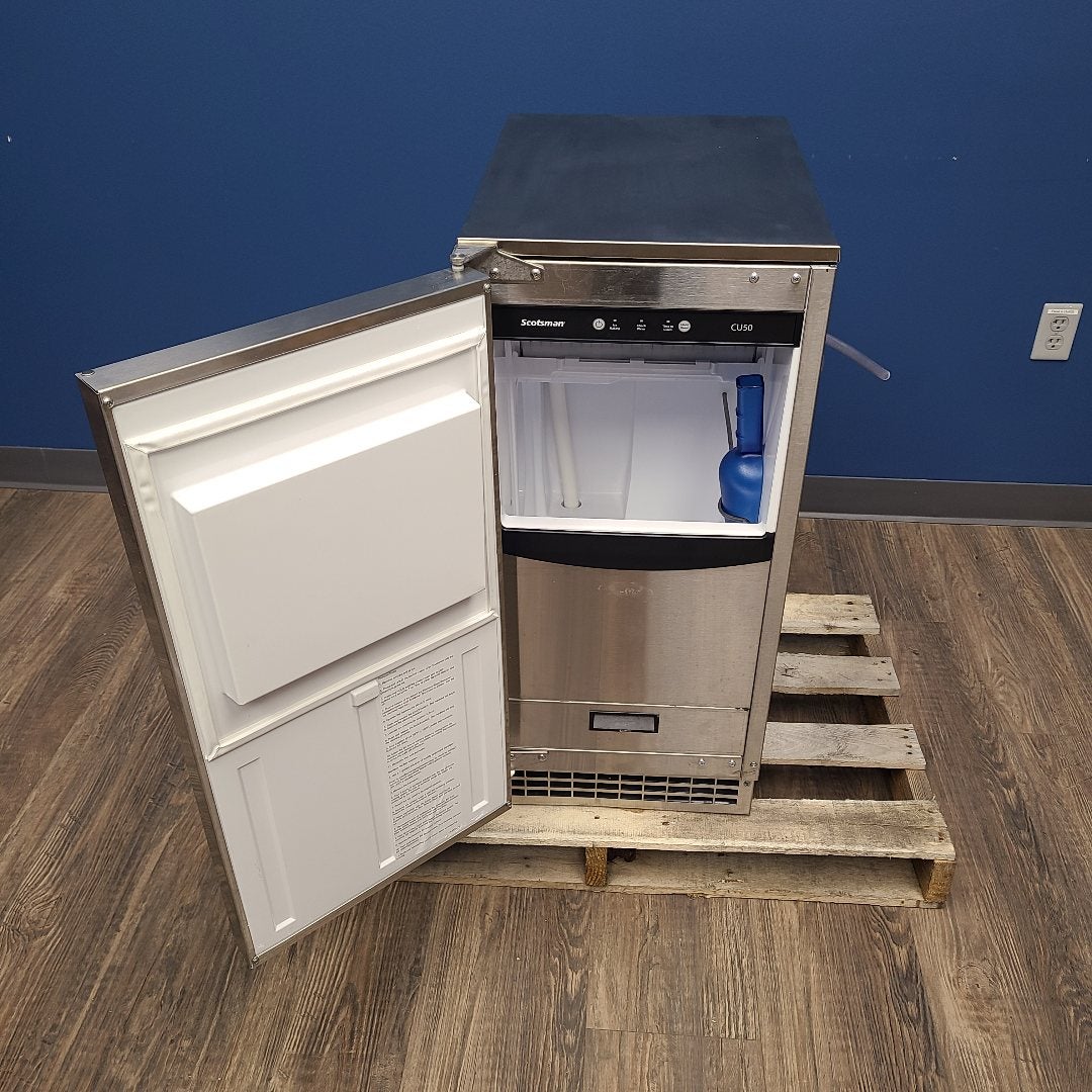 Scotsman CU50PA-1 15" 65 lb. Undercounter Gourmet Ice Machine (Scratch & Dent 2332)