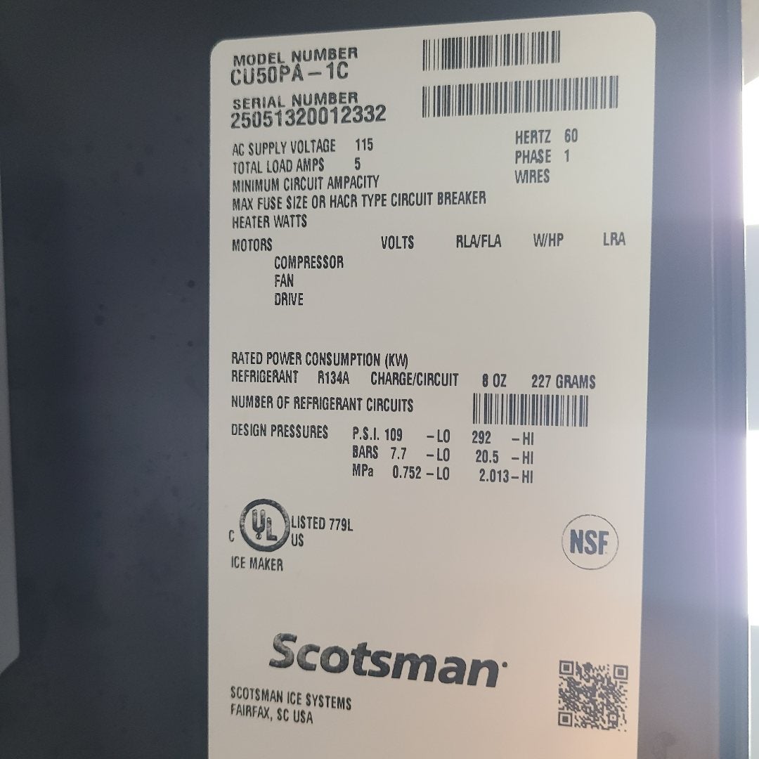 Scotsman CU50PA-1 15" 65 lb. Undercounter Gourmet Ice Machine (Scratch & Dent 2332)