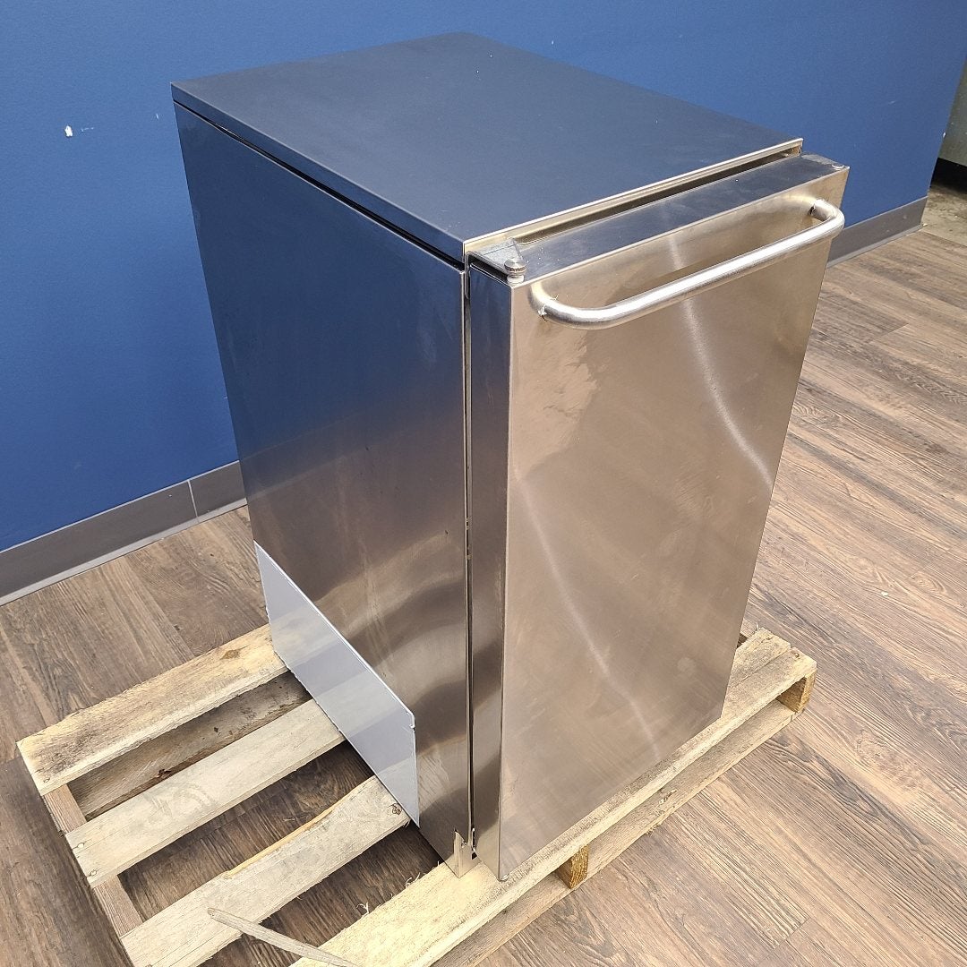 Scotsman CU50PA-1 15" 65 lb. Undercounter Gourmet Ice Machine (Scratch & Dent 2332)