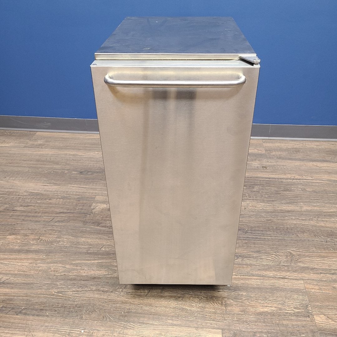 Scotsman CU50PA-1 15" 65 lb. Undercounter Gourmet Ice Machine (Scratch & Dent 6212)