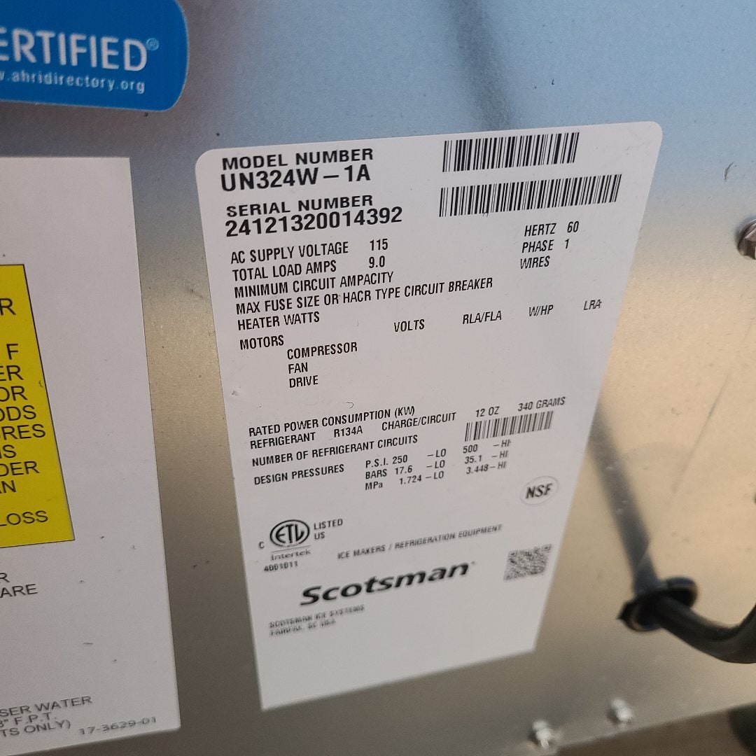 Scotsman UN324W-1 Water Cooled Undercounter Nugget Ice Machine w/ Bin (Scratch & Dent 4392)