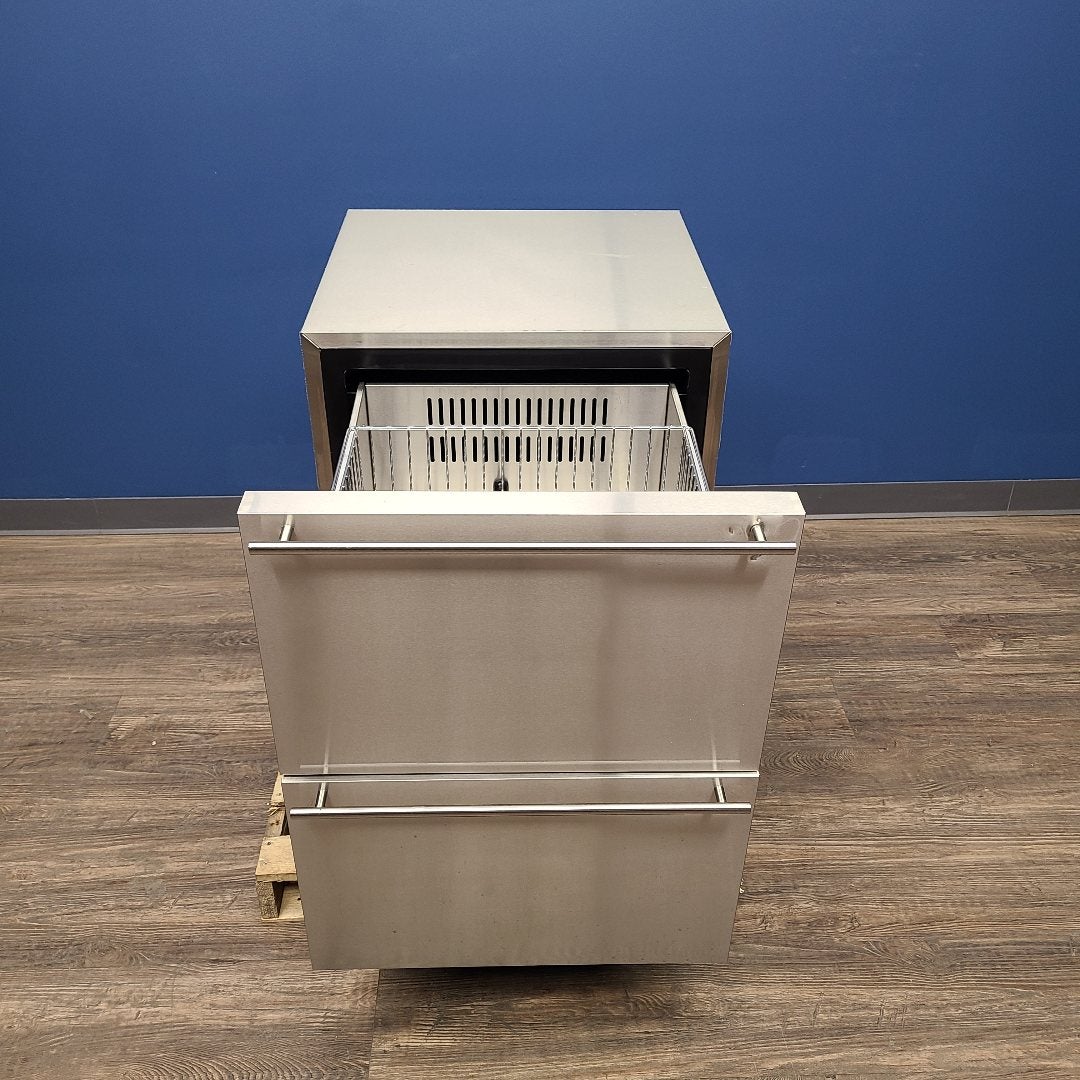 Summit SCFF532D 24" Two Drawer Undercounter Freezer (Scratch & Dent 0241)