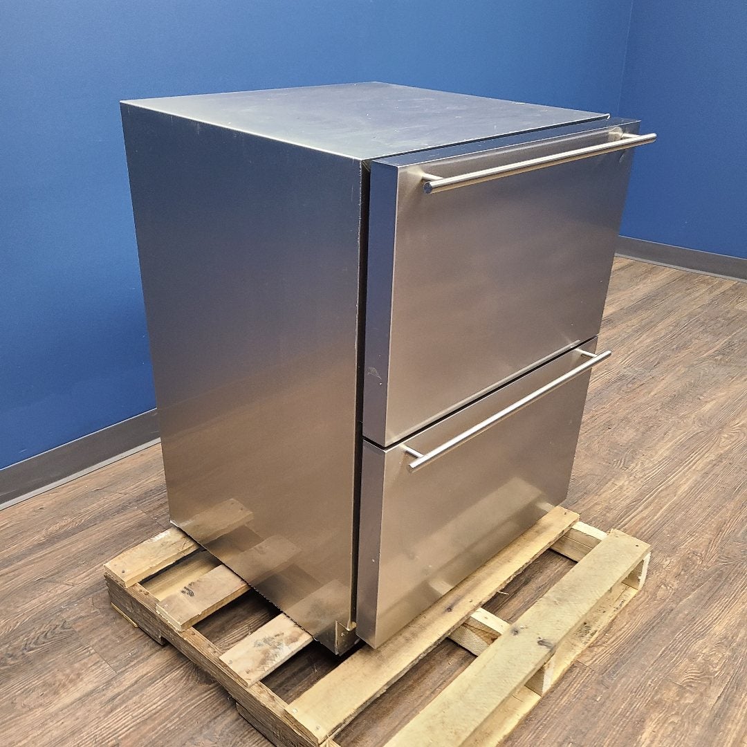 Summit SCFF532D 24" Two Drawer Undercounter Freezer (Scratch & Dent 0241)