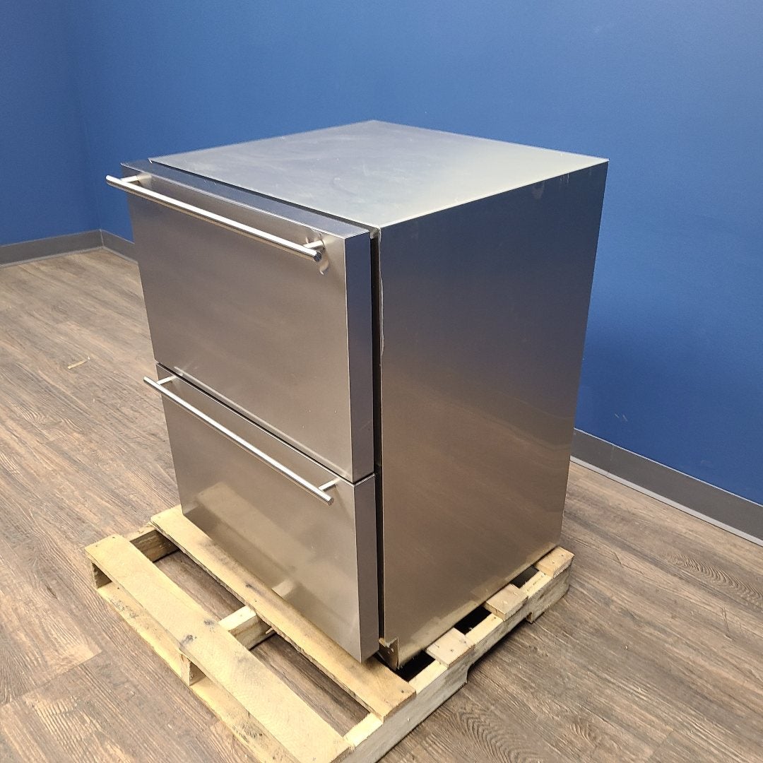 Summit SCFF532D 24" Two Drawer Undercounter Freezer (Scratch & Dent 0241)