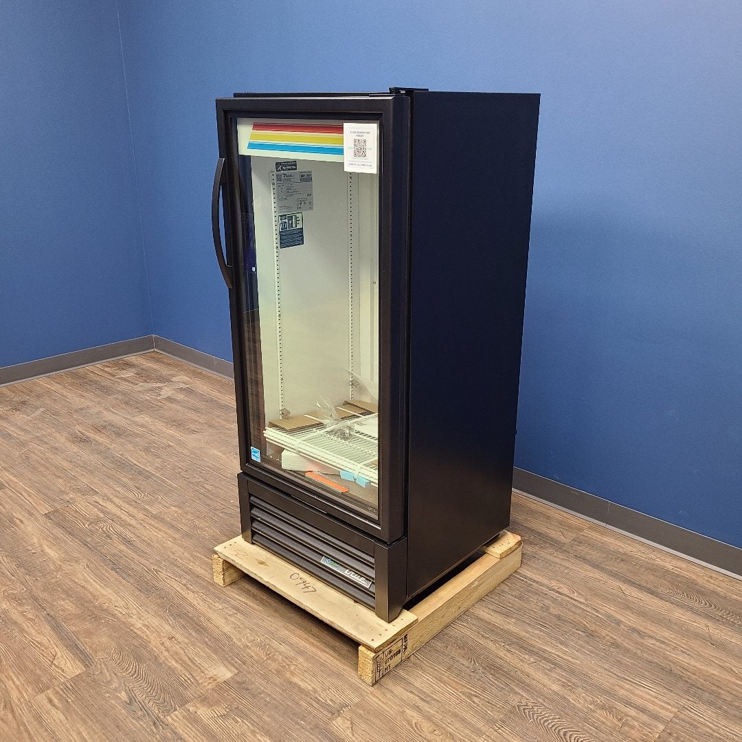 True GDM-10-HC~TSL01 1 Door Glass Merchandiser Refrigerator (Scratch & Dent 0947)
