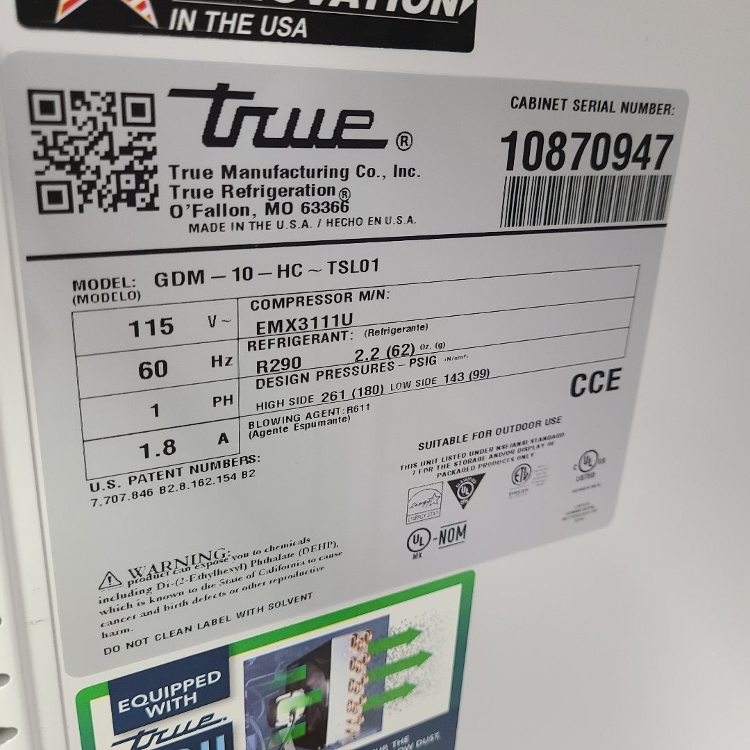 True GDM-10-HC~TSL01 1 Door Glass Merchandiser Refrigerator (Scratch & Dent 0947)