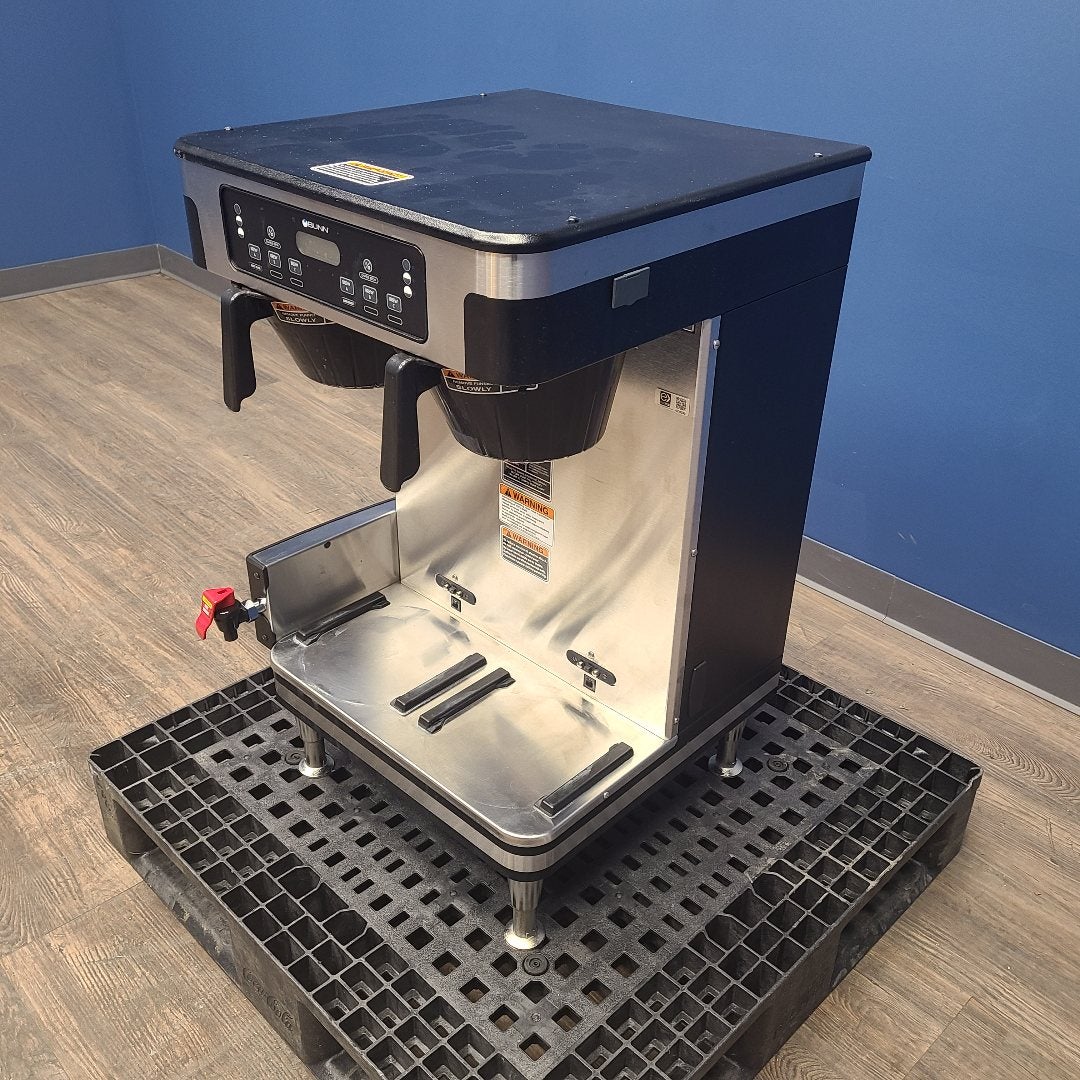 Used Bunn 51200.0104 Automatic Twin Coffee Brewer | Stock No. 1036428