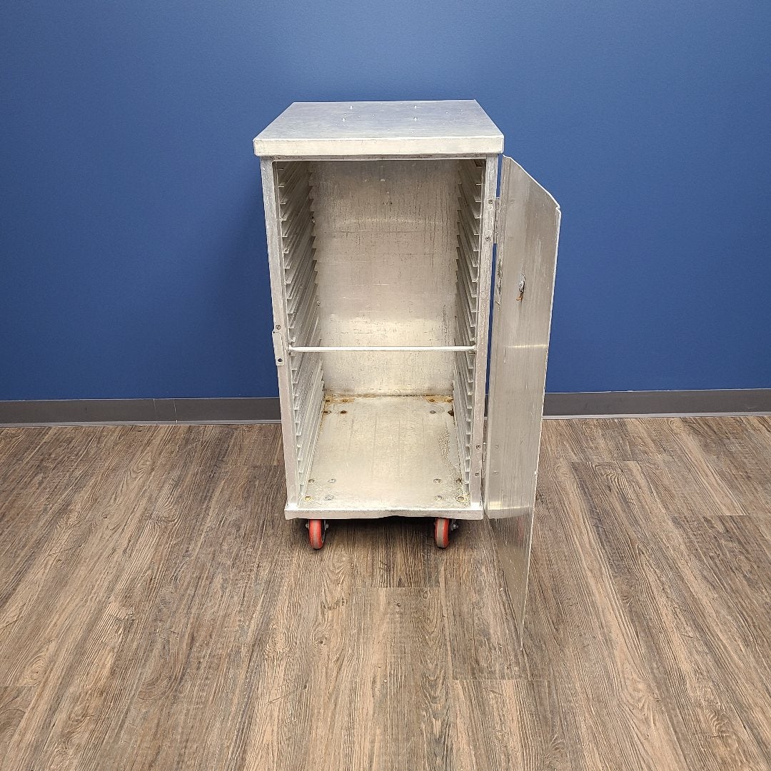 Used Winholt EC1824-C Full Size Enclosed Bun Pan Rack | Stock No. 847679